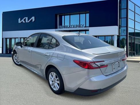 Used 2025 Toyota Camry LE w/ Convenience Package FWD image 4