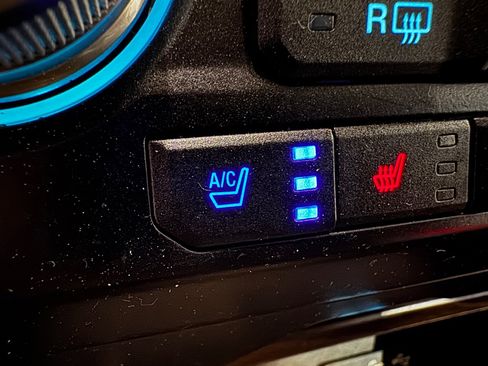 Used 2016 Ford F150 Lariat w/ Equipment Group 502A Luxury image 32