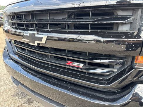 Used 2017 Chevrolet Silverado 1500 LT w/ Midnight Edition AWD/4WD image 16