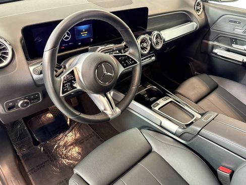 Certified 2025 Mercedes-Benz GLB 250 image 9