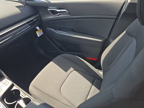 New 2026 Kia Sportage LX FWD image 15