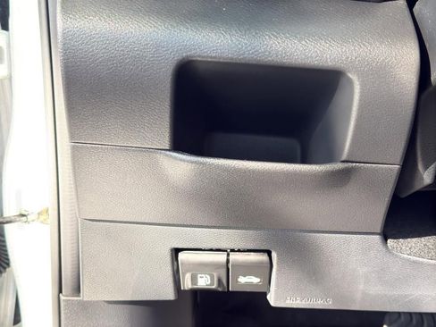 Certified 2023 Nissan Kicks SR image 22