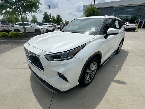Used 2021 Toyota Highlander Platinum image 5