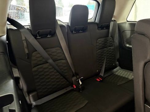 Used 2022 Nissan Pathfinder SV image 27