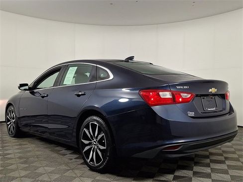Used 2017 Chevrolet Malibu LT image 7