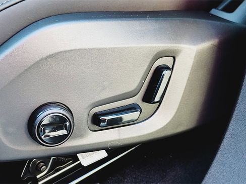 New 2026 Volvo XC90 B6 Plus w/ Protection Package Premier image 11