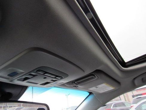 Used 2018 Toyota Camry SE image 24