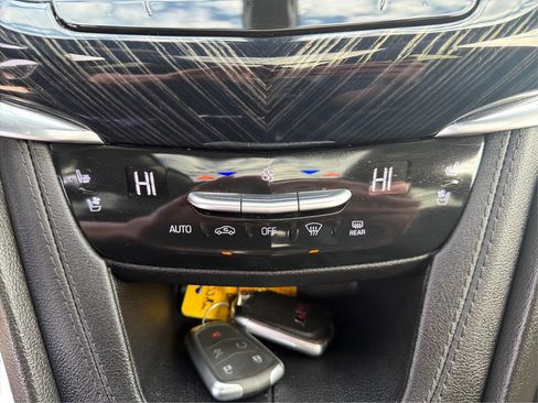 Used 2023 Cadillac XT6 Premium Luxury w/ Technology Package AWD/4WD image 30