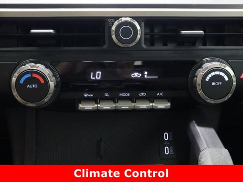 Used 2025 Toyota Tacoma TRD Off-Road image 19