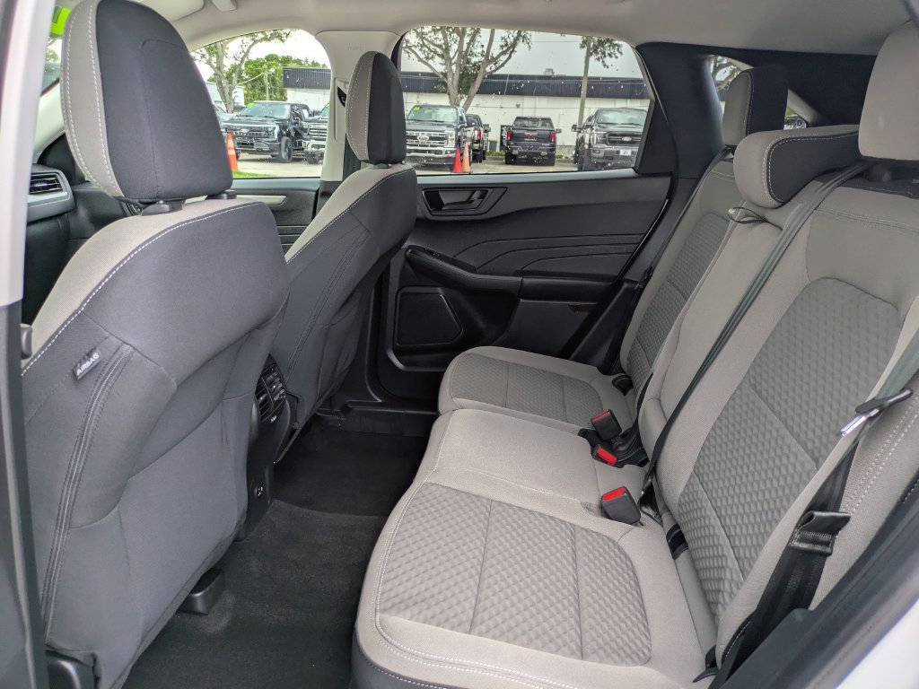Certified 2022 Ford Escape SE w/ SE Sport Appearance Package FWD image 17