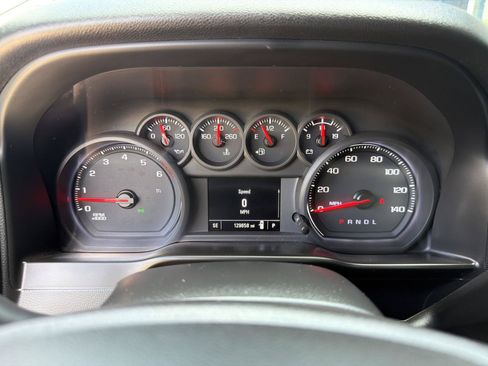 Used 2020 Chevrolet Silverado 1500 Custom w/ Custom Value Package RWD image 18