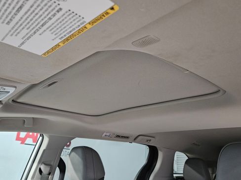 Used 2022 Toyota Sienna XLE image 25