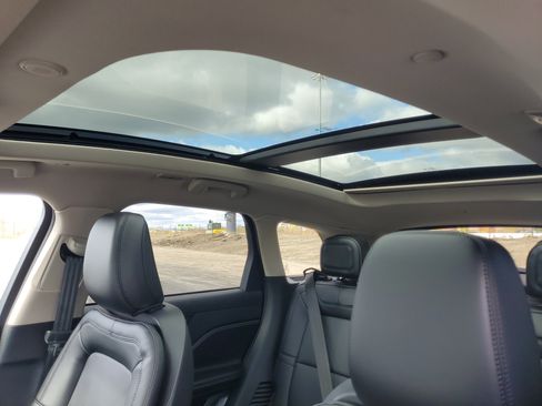 New 2026 Lincoln Corsair Premiere image 11