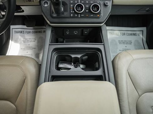 Used 2022 Land Rover Defender 110 SE AWD/4WD image 37