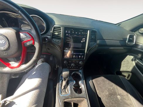 Used 2018 Jeep Grand Cherokee Altitude image 10