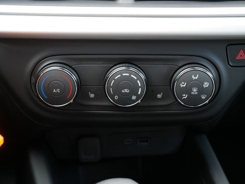 Used 2024 Chevrolet Trax LS w/ LS Convenience Package image 23