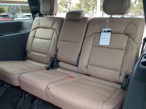 New 2025 Lincoln Navigator Black Label image 23