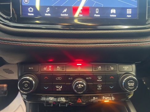 Used 2024 Dodge Durango R/T image 32