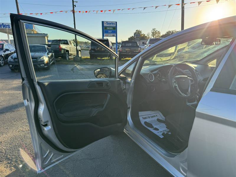 Used 2018 Ford Fiesta SE FWD image 20