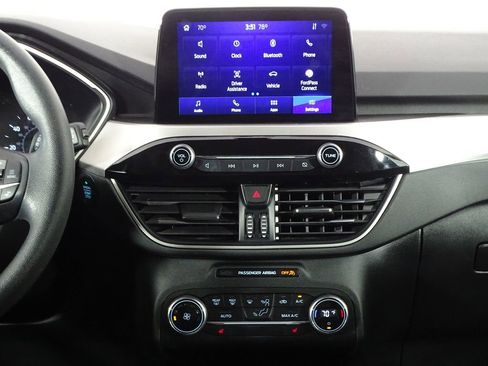 Used 2020 Ford Escape SE image 30