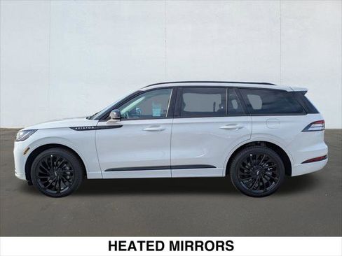 Used 2025 Lincoln Aviator Reserve w/ Equipment Group 201A AWD/4WD image 2