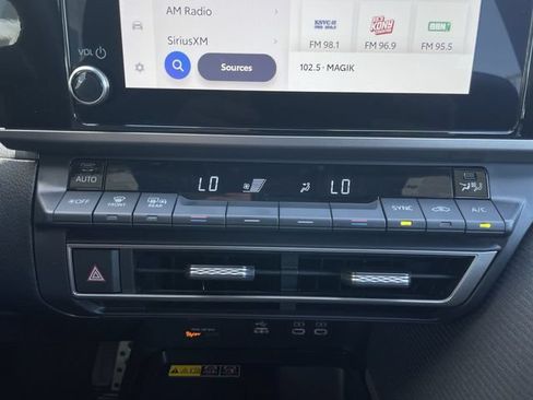 Used 2025 Toyota Camry SE FWD image 18