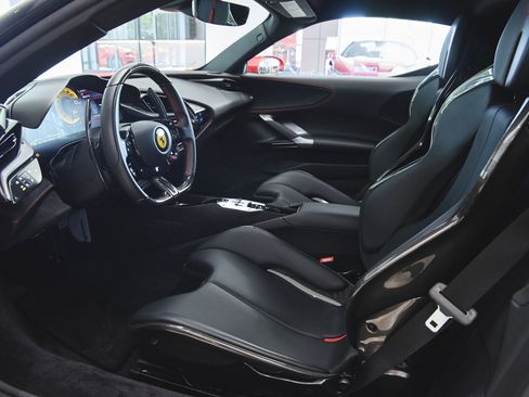 Used 2022 Ferrari SF90 Stradale image 25