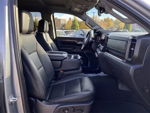 Used 2025 GMC Sierra 1500 SLT image 28