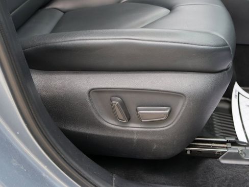 Used 2021 Toyota Highlander XLE image 10