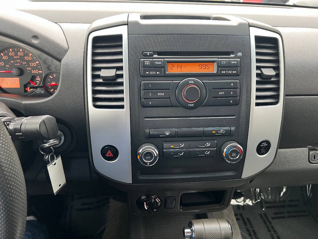 Used 2009 Nissan Frontier SE w/ SE Value Truck Pkg AWD/4WD image 36