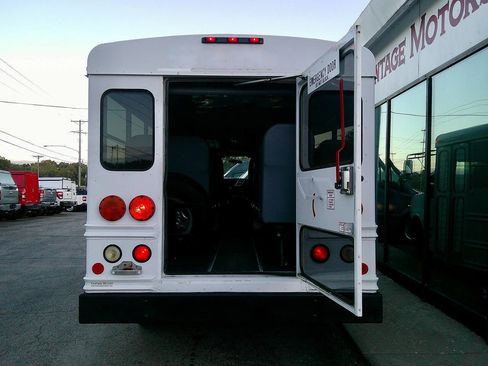 Used 2007 Chevrolet Express 3500 w/ School Bus Package image 7