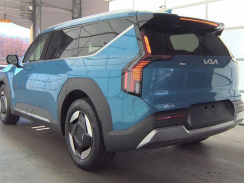 Used 2025 Kia EV9 Wind image 6