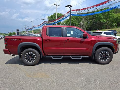 Used 2024 Nissan Frontier PRO-4X w/ Technology Package AWD/4WD image 7