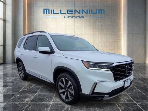 Used 2023 Honda Pilot Elite image 7