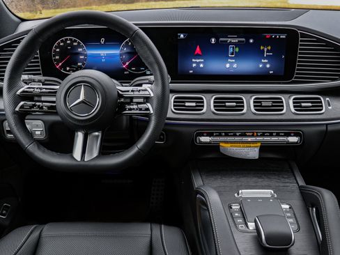 New 2026 Mercedes-Benz GLS 450 4MATIC image 15