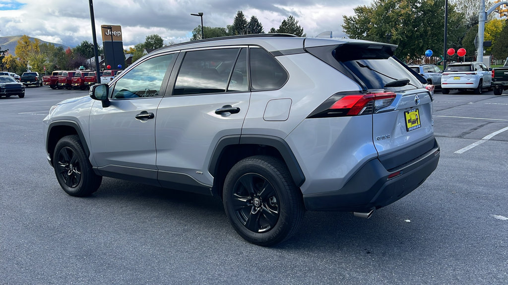Used 2024 Toyota RAV4 XLE w/ Convenience Package AWD/4WD image 5