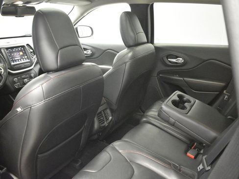 Certified 2016 Jeep Cherokee Trailhawk w/ Comfort/Convenience Group image 29