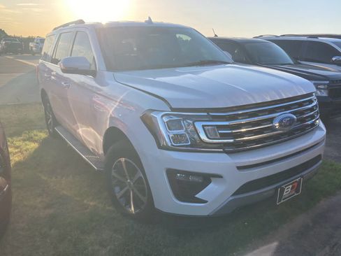 Used 2019 Ford Expedition XLT w/ Equipment Group 202A RWD image 11