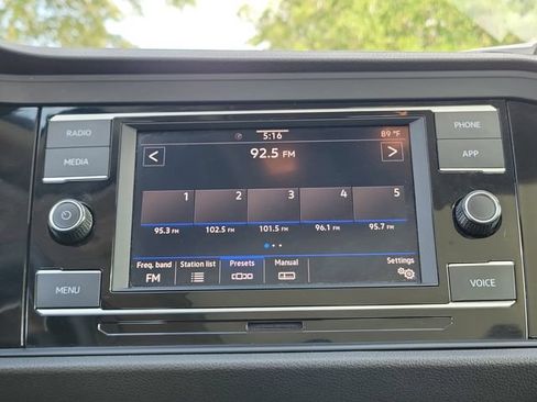 Used 2024 Volkswagen Jetta SE FWD image 28