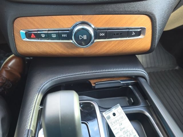 Used 2023 Volvo XC90 B6 Plus w/ Protection Package Premier AWD/4WD image 29
