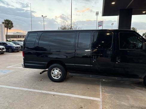 Used 2013 Ford E-350 and Econoline 350 XLT image 10