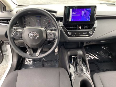 Used 2025 Toyota Corolla LE FWD image 20