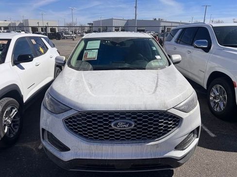 Used 2024 Ford Edge SEL image 2