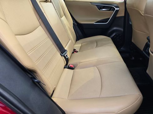 Used 2022 Toyota RAV4 Limited AWD/4WD image 15