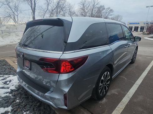 Used 2026 Honda Odyssey Elite image 3