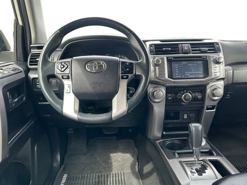 Certified 2019 Toyota 4Runner SR5 AWD/4WD image 12