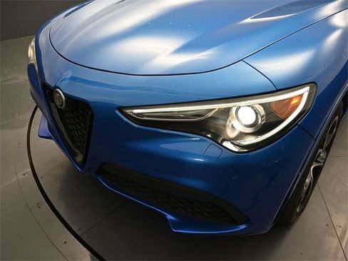 Used 2022 Alfa Romeo Stelvio Veloce image 19
