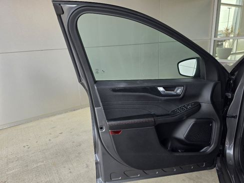 Used 2024 Ford Escape ST-Line w/ Tech Pack #1 AWD/4WD image 18
