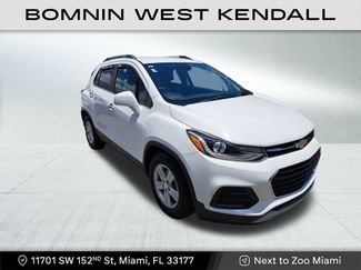 Used 2020 Chevrolet Trax LT w/ LT Convenience Package image 1