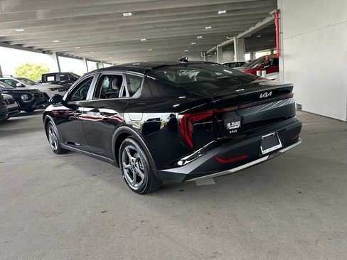 Used 2025 Kia K4 FWD image 3